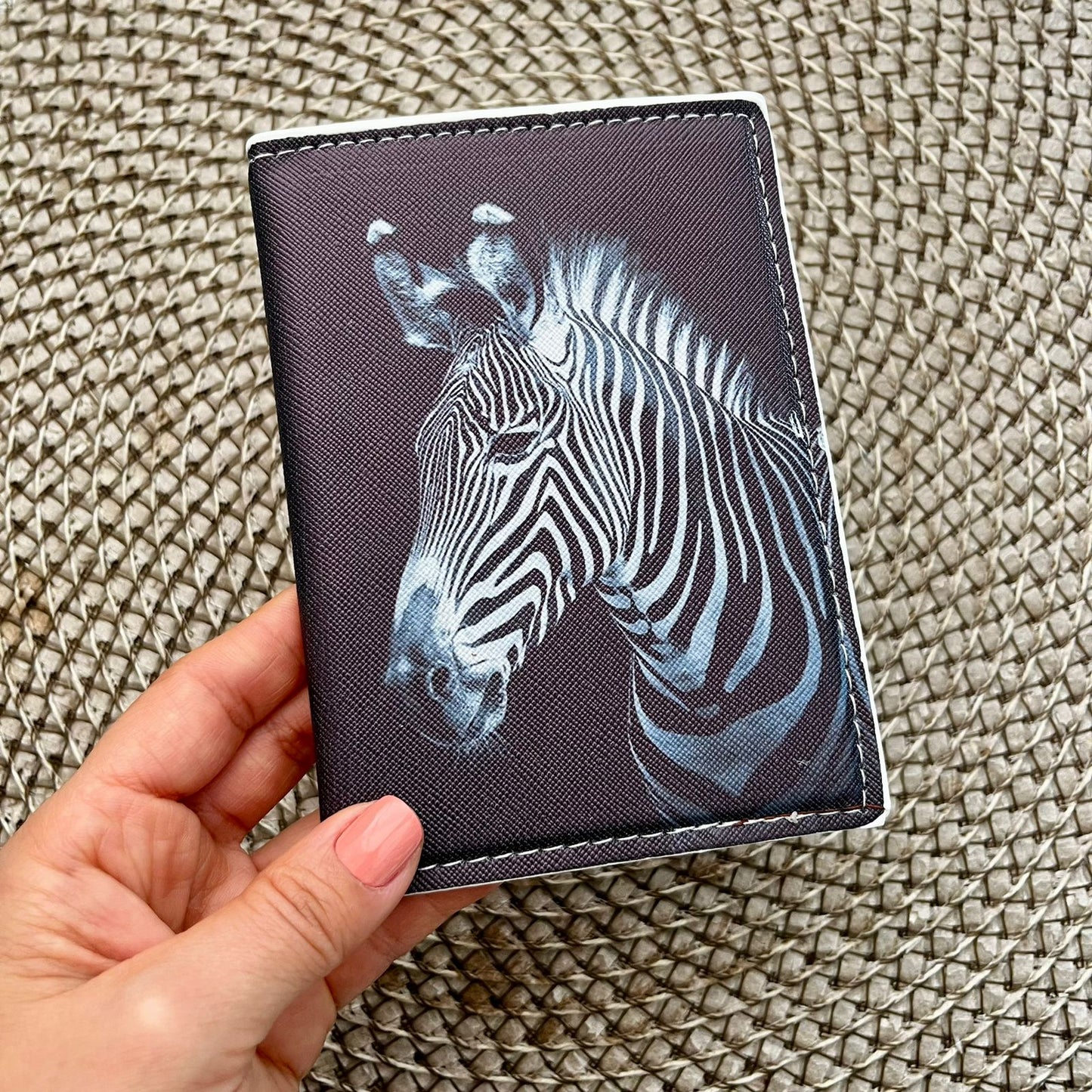FUNDA PASAPORTE BLACK ANIMALITOS